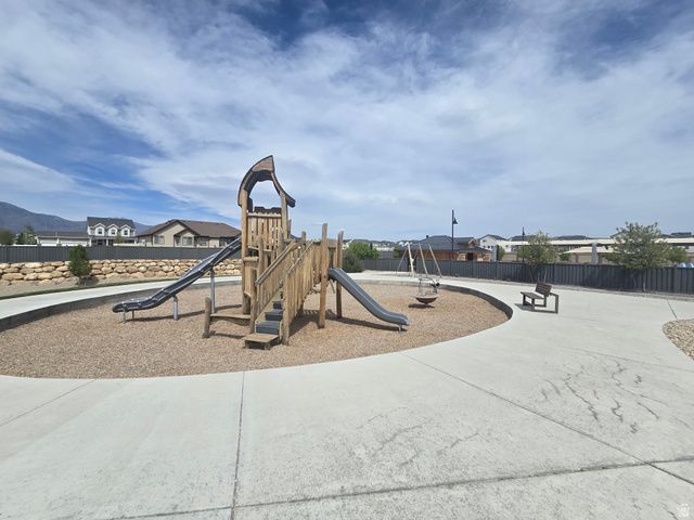 1529 E ERICKSON KNOLL LN, Eagle Mountain, UT 84005