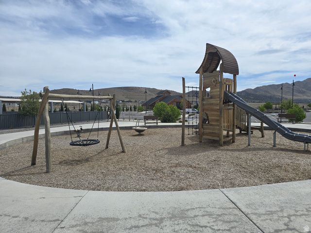 1529 E ERICKSON KNOLL LN, Eagle Mountain, UT 84005