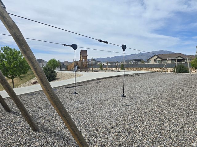 1529 E ERICKSON KNOLL LN, Eagle Mountain, UT 84005