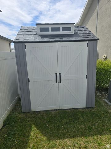 1529 E ERICKSON KNOLL LN, Eagle Mountain, UT 84005