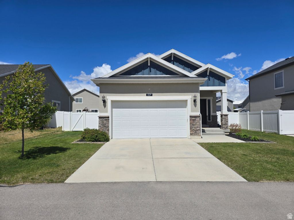 1529 E ERICKSON KNOLL LN, Eagle Mountain, UT 84005