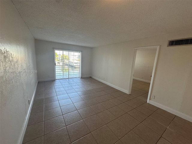 2775 Taft Street 307, Hollywood, FL 33020