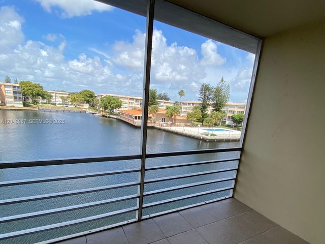 2775 Taft Street 307, Hollywood, FL 33020