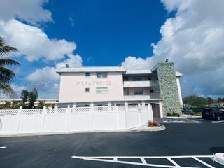 2775 Taft Street 307, Hollywood, FL 33020