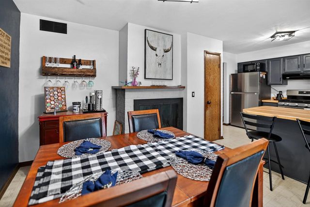 6 Esther Court, Madison, WI 53714