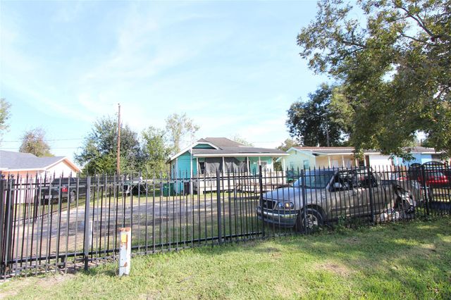 7614 West Street, Houston, TX 77093