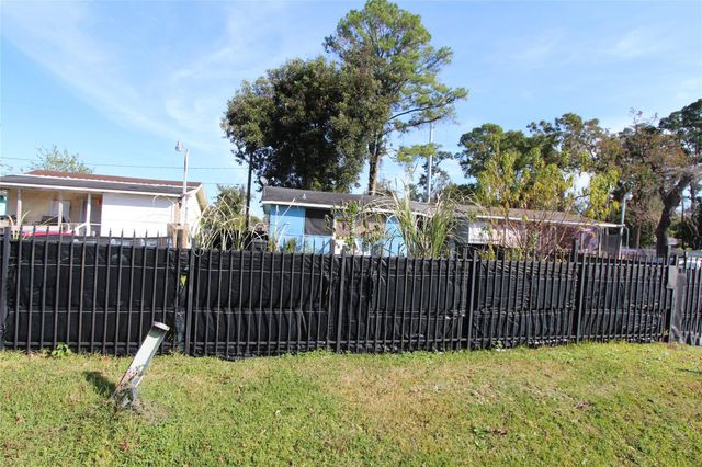 7614 West Street, Houston, TX 77093