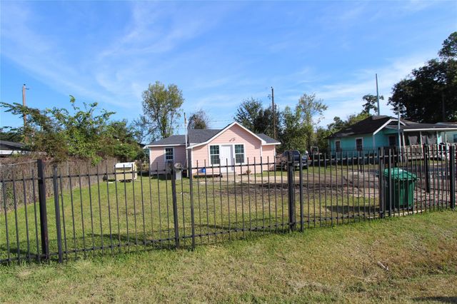 7614 West Street, Houston, TX 77093