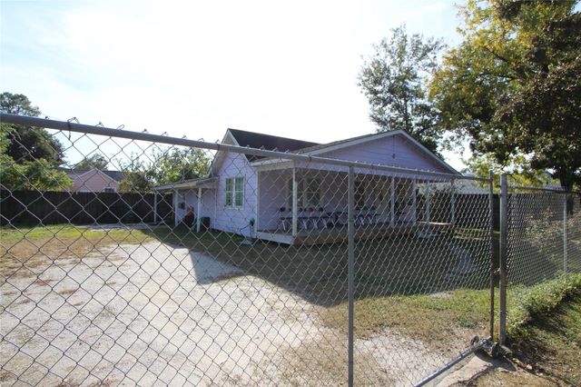 7614 West Street, Houston, TX 77093