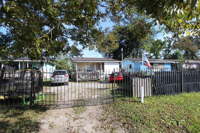 7614 West Street, Houston, TX 77093