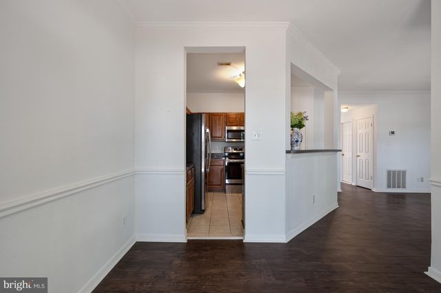 676 GATEWAY DR SE #805, Leesburg, VA 20175