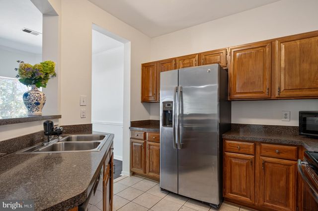 676 GATEWAY DR SE #805, Leesburg, VA 20175