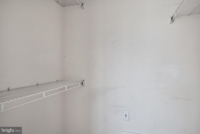 676 GATEWAY DR SE #805, Leesburg, VA 20175