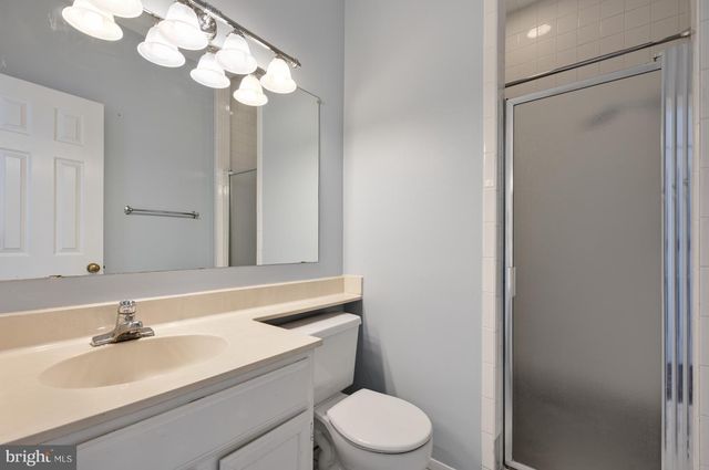 676 GATEWAY DR SE #805, Leesburg, VA 20175