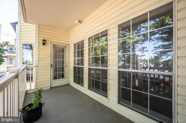 676 GATEWAY DR SE #805, Leesburg, VA 20175