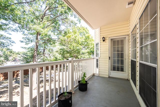 676 GATEWAY DR SE #805, Leesburg, VA 20175
