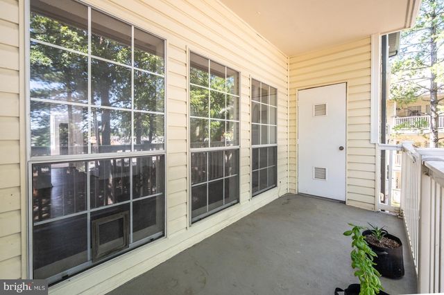 676 GATEWAY DR SE #805, Leesburg, VA 20175