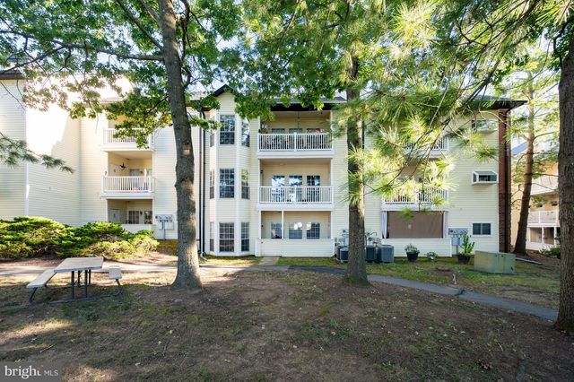 676 GATEWAY DR SE #805, Leesburg, VA 20175