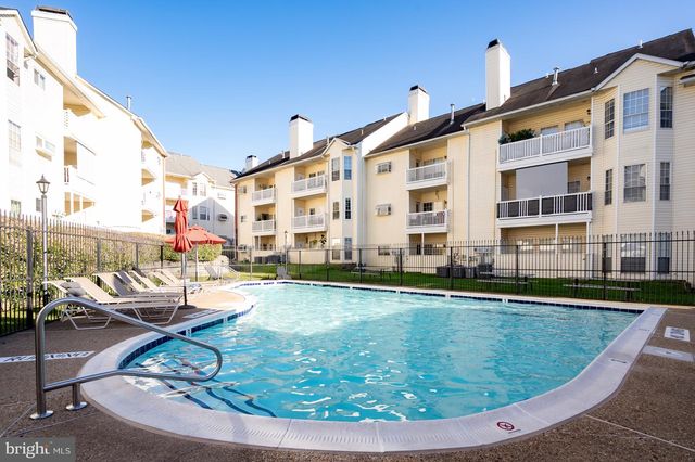 676 GATEWAY DR SE #805, Leesburg, VA 20175
