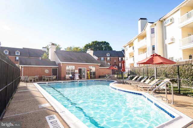 676 GATEWAY DR SE #805, Leesburg, VA 20175