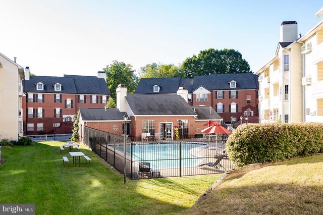676 GATEWAY DR SE #805, Leesburg, VA 20175