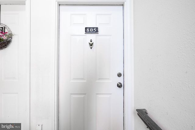 676 GATEWAY DR SE #805, Leesburg, VA 20175
