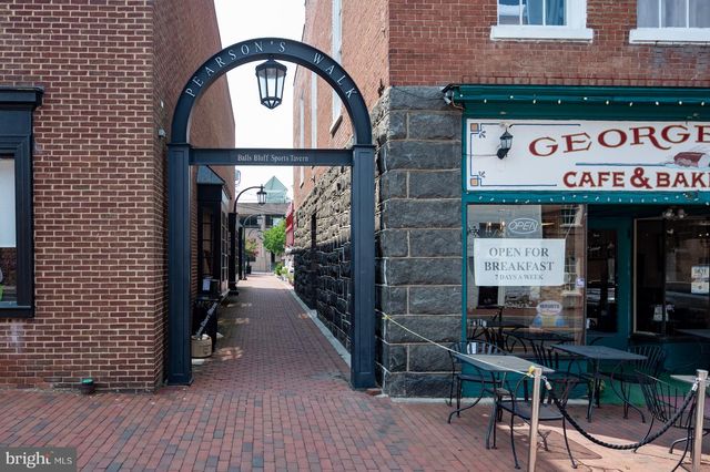 676 GATEWAY DR SE #805, Leesburg, VA 20175