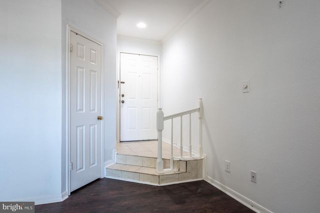 676 GATEWAY DR SE #805, Leesburg, VA 20175