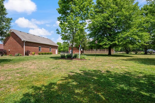 637 Coopertown Rd, Unionville, TN 37180