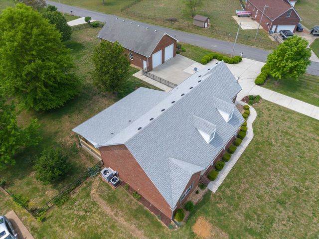 637 Coopertown Rd, Unionville, TN 37180