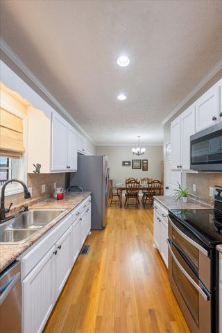 637 Coopertown Rd, Unionville, TN 37180