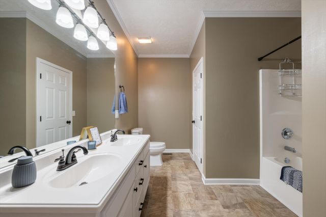 637 Coopertown Rd, Unionville, TN 37180
