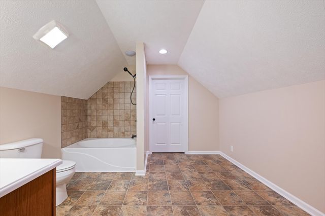 637 Coopertown Rd, Unionville, TN 37180