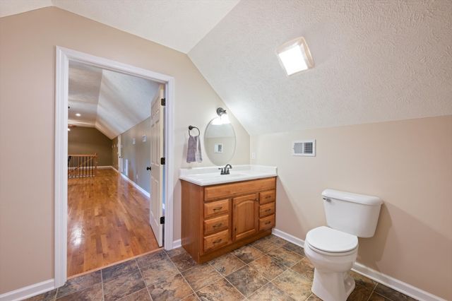 637 Coopertown Rd, Unionville, TN 37180