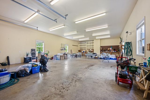 637 Coopertown Rd, Unionville, TN 37180