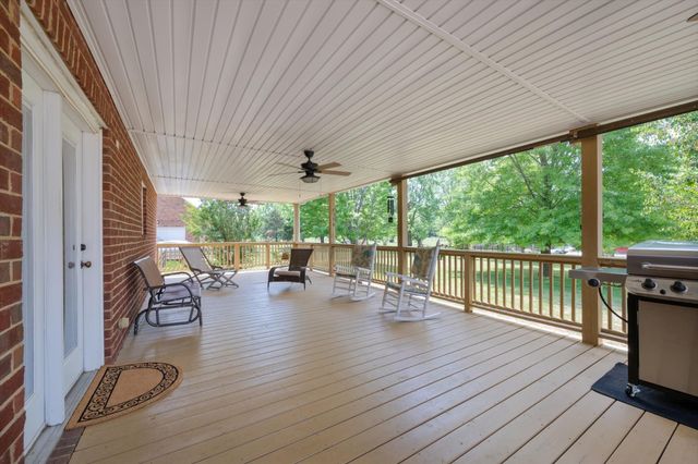 637 Coopertown Rd, Unionville, TN 37180