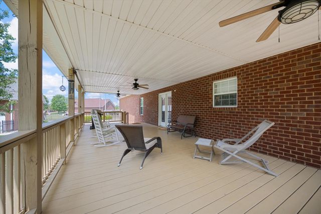 637 Coopertown Rd, Unionville, TN 37180