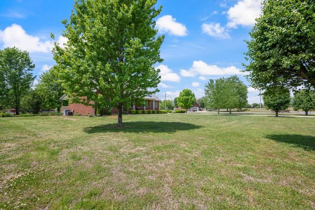 637 Coopertown Rd, Unionville, TN 37180