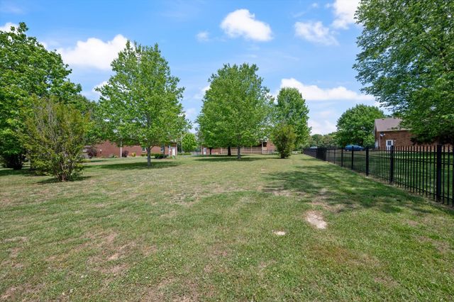 637 Coopertown Rd, Unionville, TN 37180