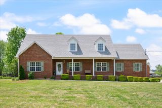 637 Coopertown Rd, Unionville, TN 37180
