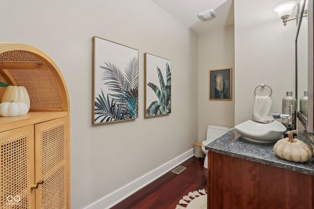 8418 N College Avenue, Indianapolis, IN 46240