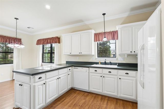 3132 Millbrook Square, Norman, OK 73072