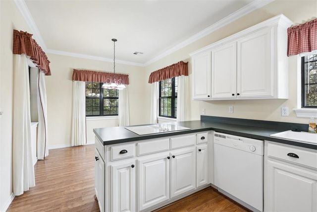 3132 Millbrook Square, Norman, OK 73072