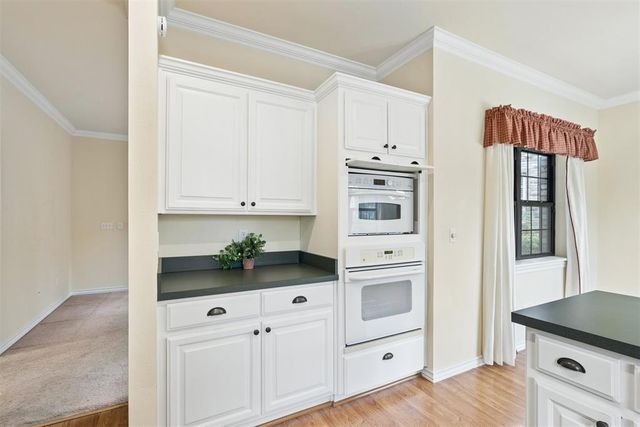 3132 Millbrook Square, Norman, OK 73072
