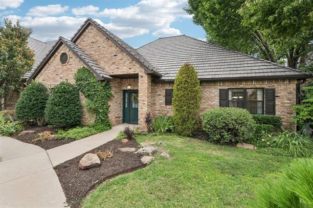 3132 Millbrook Square, Norman, OK 73072