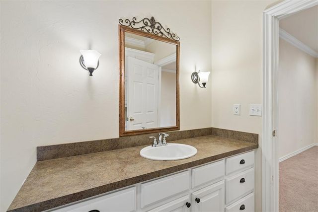 3132 Millbrook Square, Norman, OK 73072