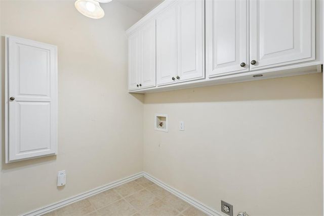 3132 Millbrook Square, Norman, OK 73072