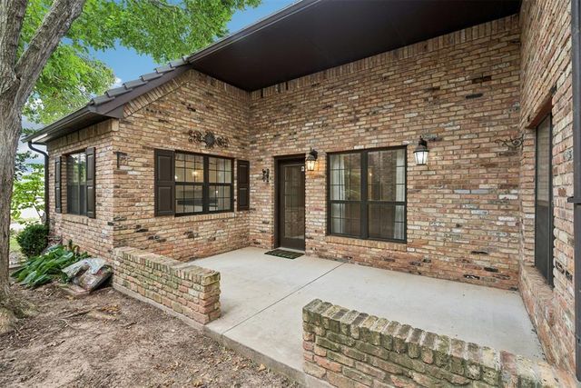 3132 Millbrook Square, Norman, OK 73072