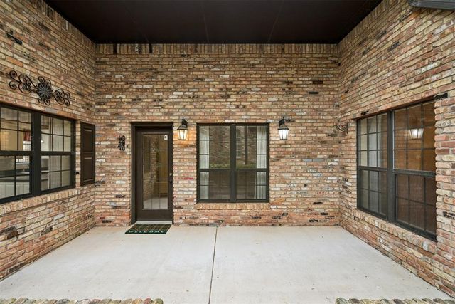 3132 Millbrook Square, Norman, OK 73072