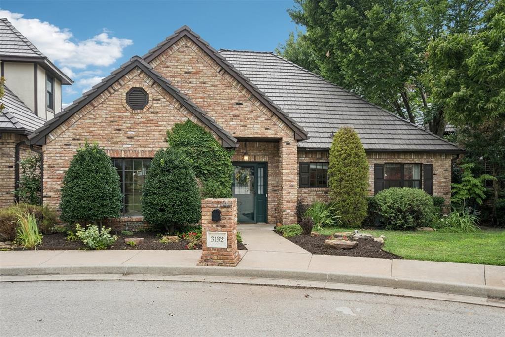 3132 Millbrook Square, Norman, OK 73072